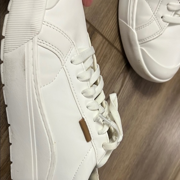 Dr. Scholl's White Sneakers Low-Top Casual - Picture 7 of 7